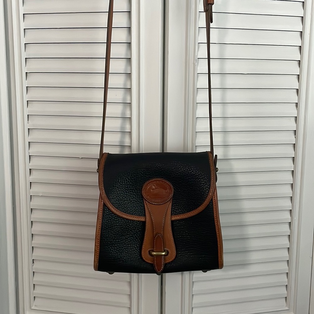 Vintage Dooney  & Bourke Essex Crossbody Bag